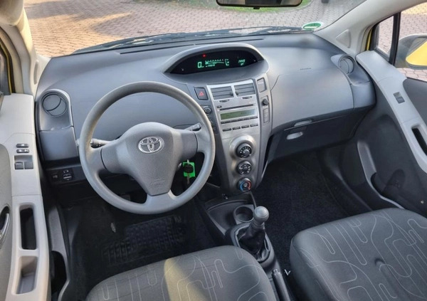 Toyota Yaris cena 11700 przebieg: 235700, rok produkcji 2010 z Kłodzko małe 529
